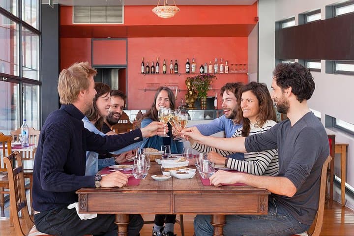 Fado for groups and families — which experience to choose
